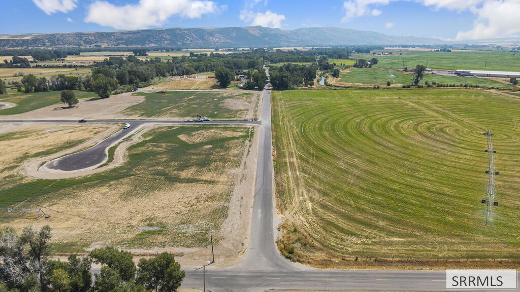 L13 B3 N 4723 E Property Photo 8