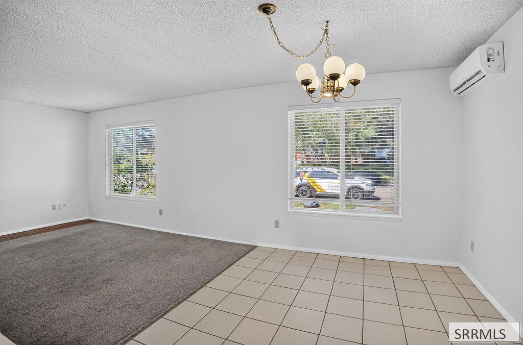 1637 Glacier Street Property Photo 10