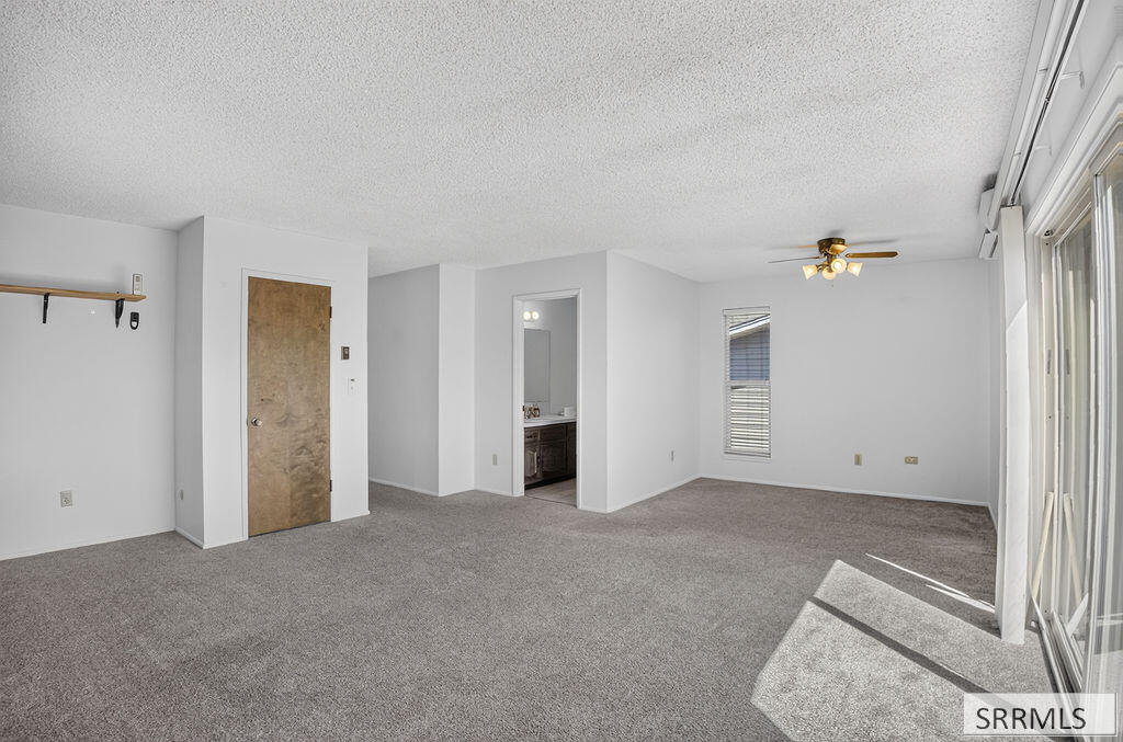 1637 Glacier Street Property Photo 18