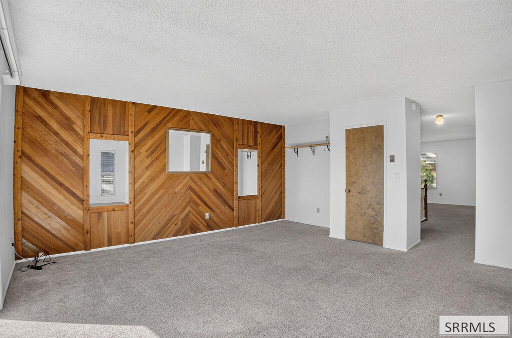 1637 Glacier Street Property Photo 19