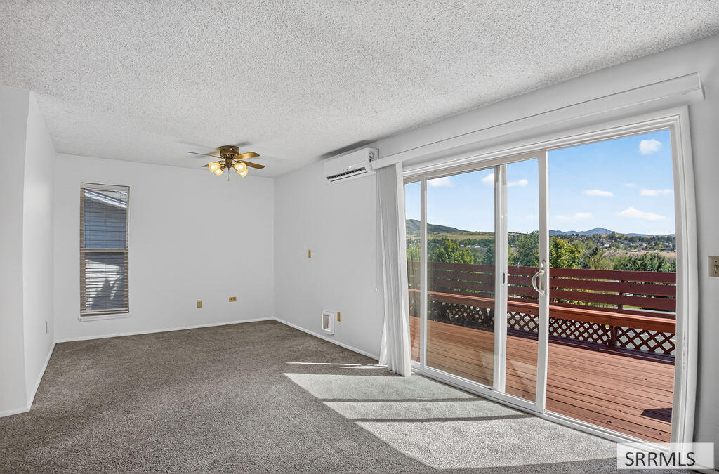 1637 Glacier Street Property Photo 20