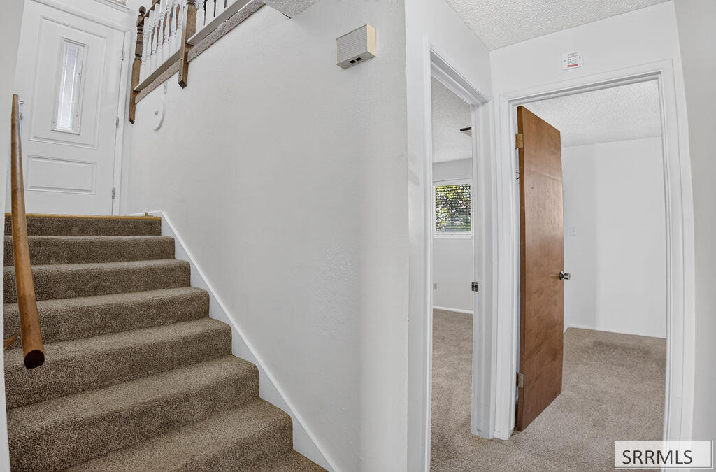 1637 Glacier Street Property Photo 26
