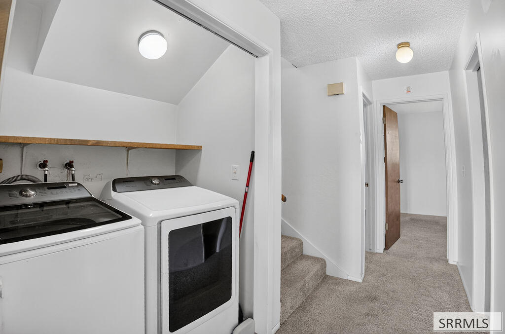1637 Glacier Street Property Photo 31