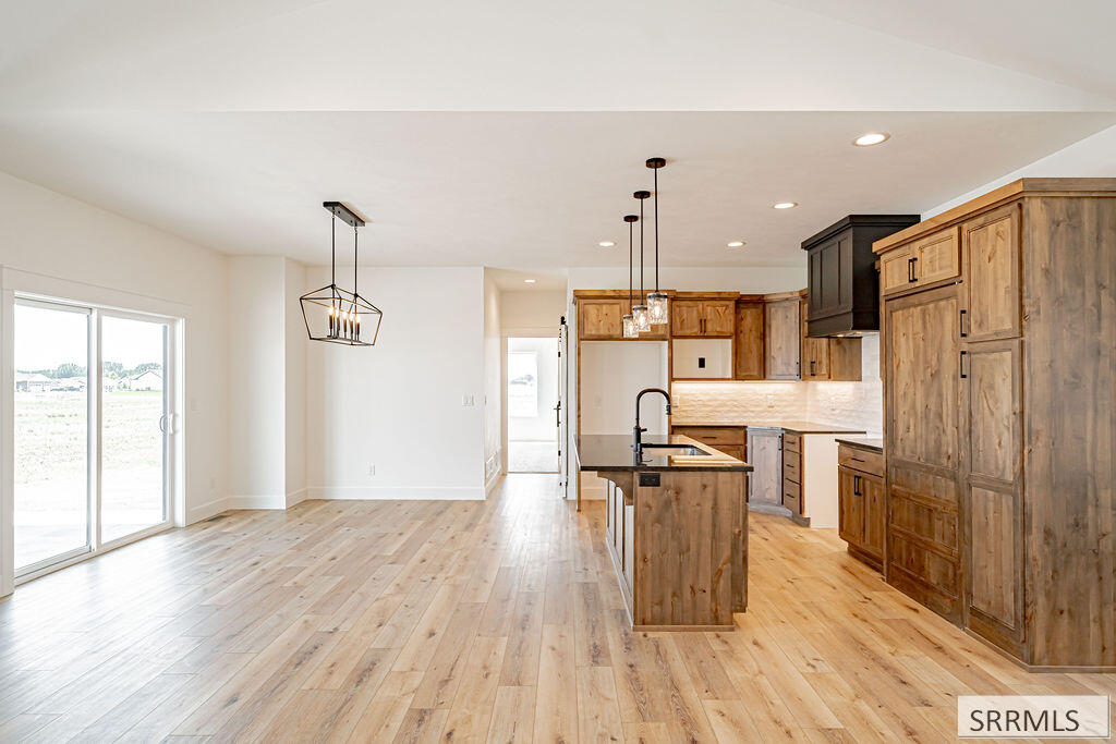 3770 E 369 N Property Photo 8