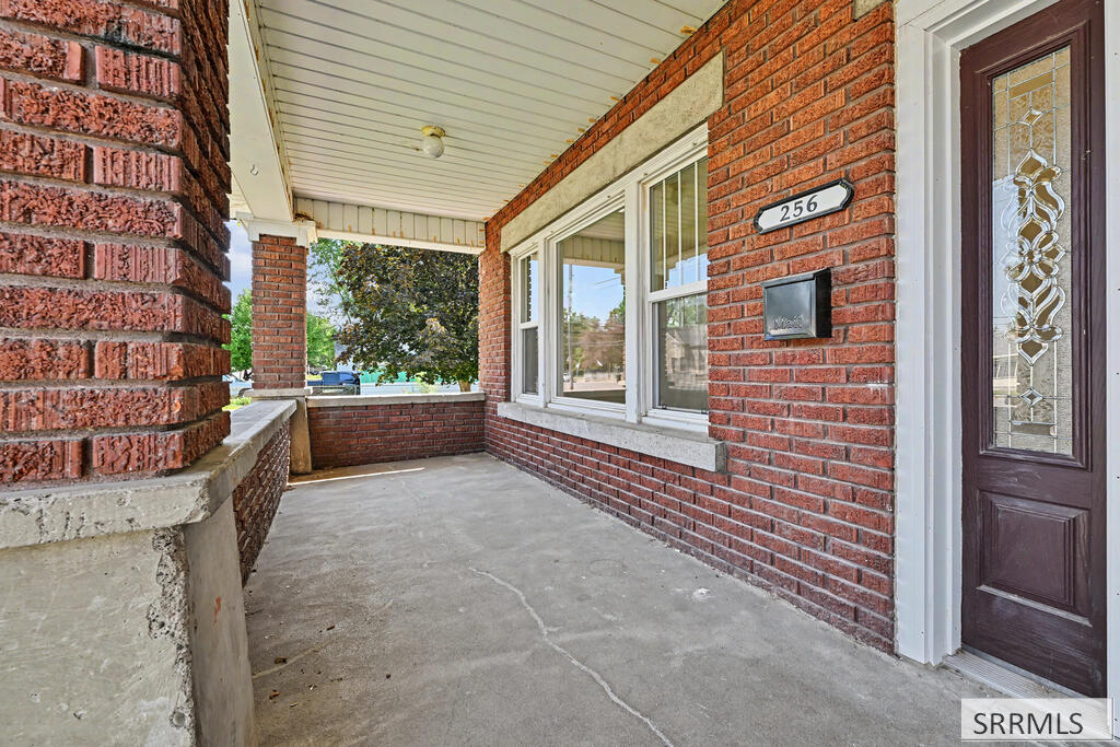 256 E Center Street Property Photo 2