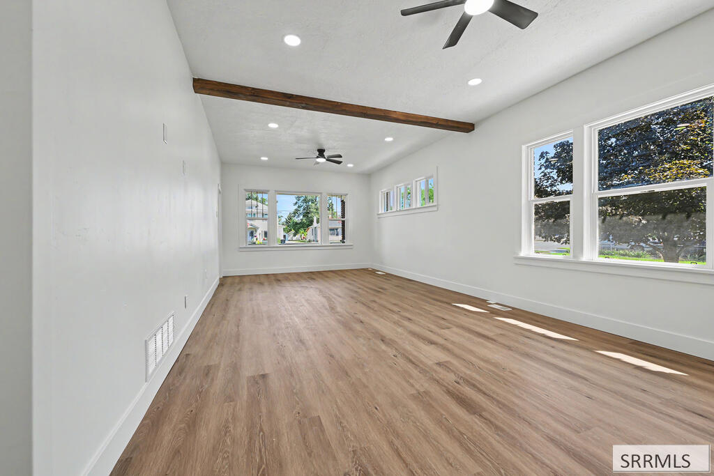 256 E Center Street Property Photo 7