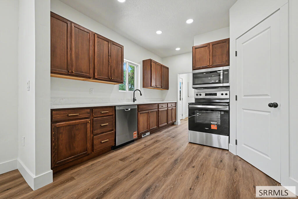 256 E Center Street Property Photo 9