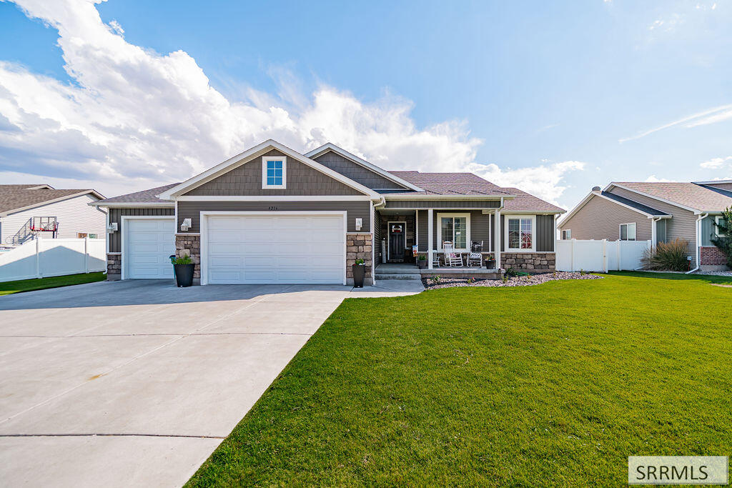 4216 E Vision Drive Property Photo 1
