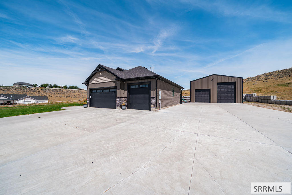 7091 S Green River Cir Property Photo 3