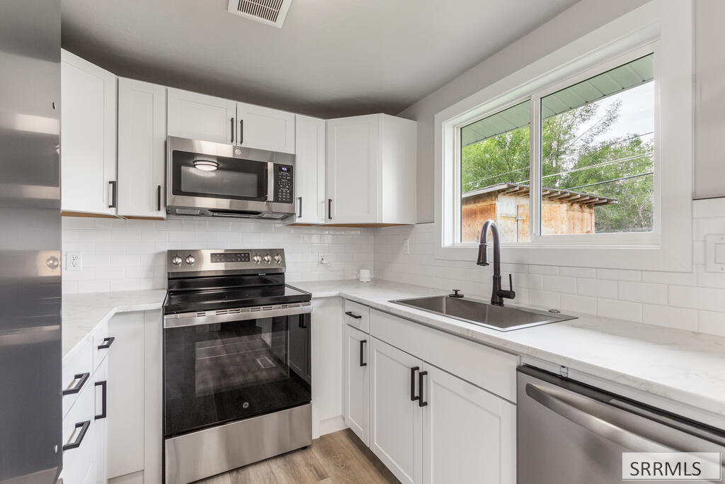 1087 Lovejoy Street Property Photo 6