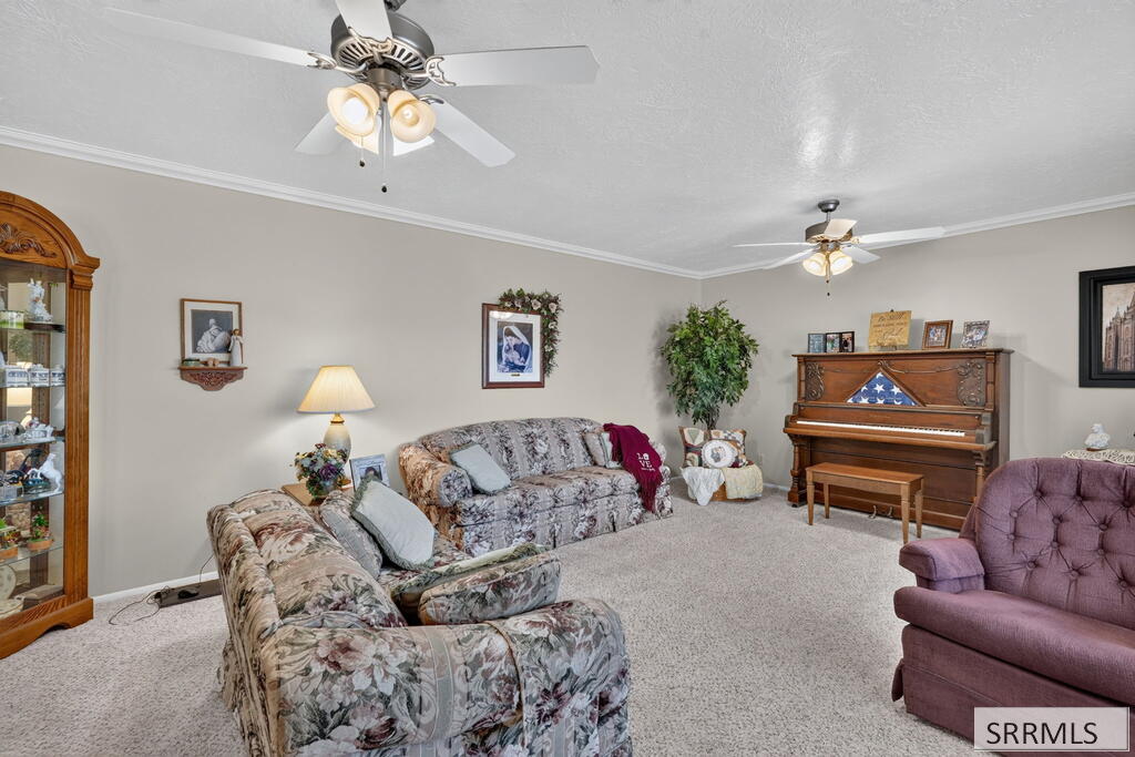 640 W Arimo Road Property Photo 3