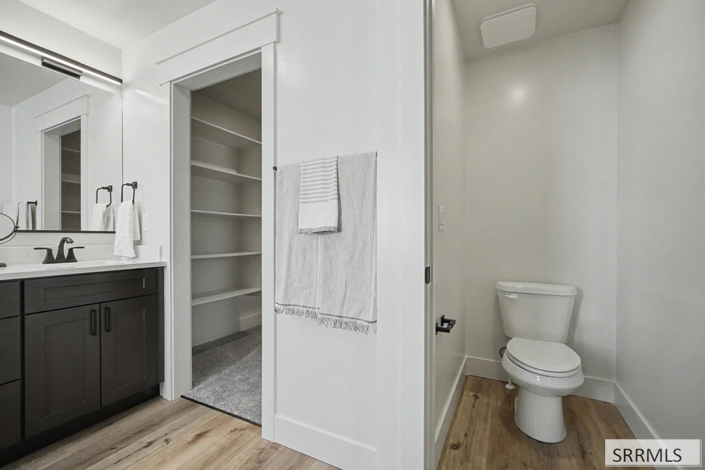 2188882 Property Photo 43