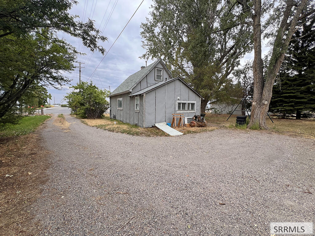 590 Wilson Avenue Property Photo 3