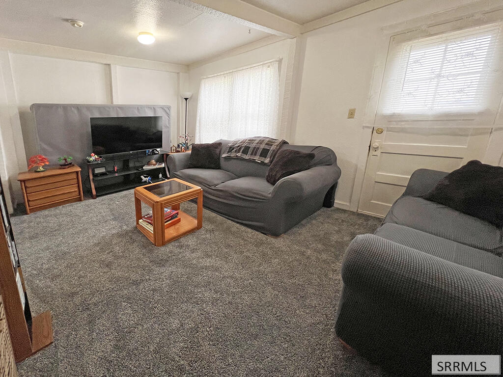 590 Wilson Avenue Property Photo 5