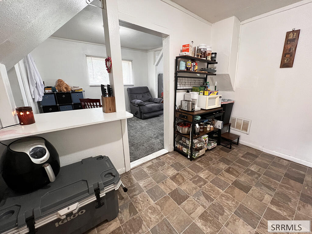 590 Wilson Avenue Property Photo 14