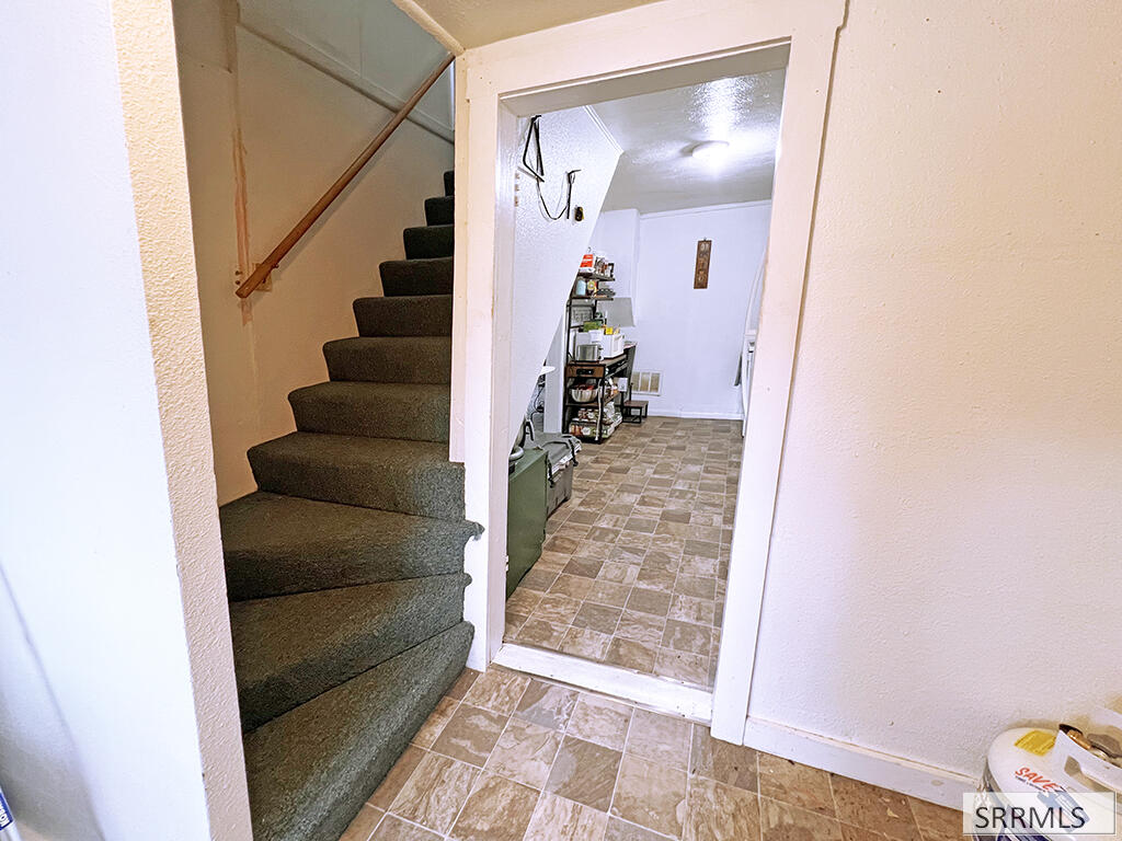 590 Wilson Avenue Property Photo 17