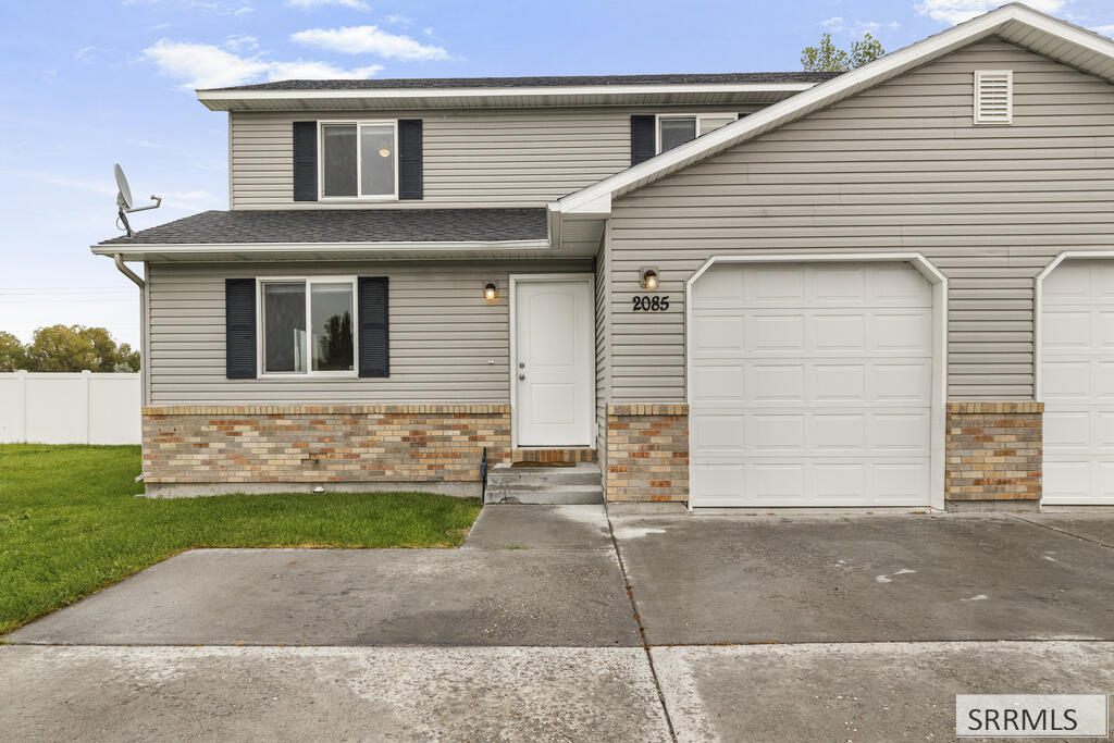 2085 Cassidy Drive Property Photo 2