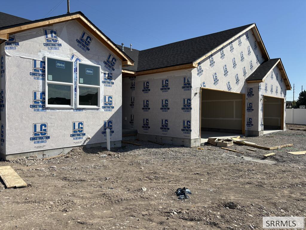 301 Ne Copper Bell Dr Property Photo 1
