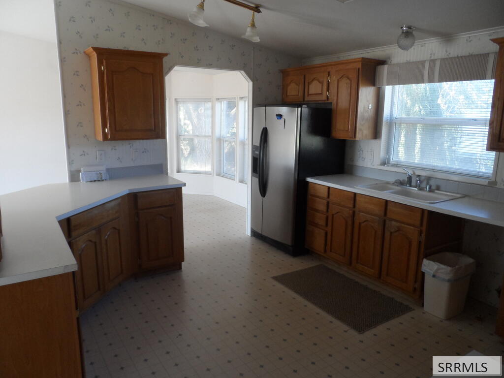 1025 W 7th S Property Photo 6