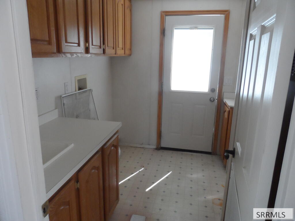 1025 W 7th S Property Photo 7