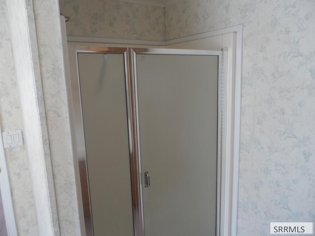 1025 W 7th S Property Photo 11