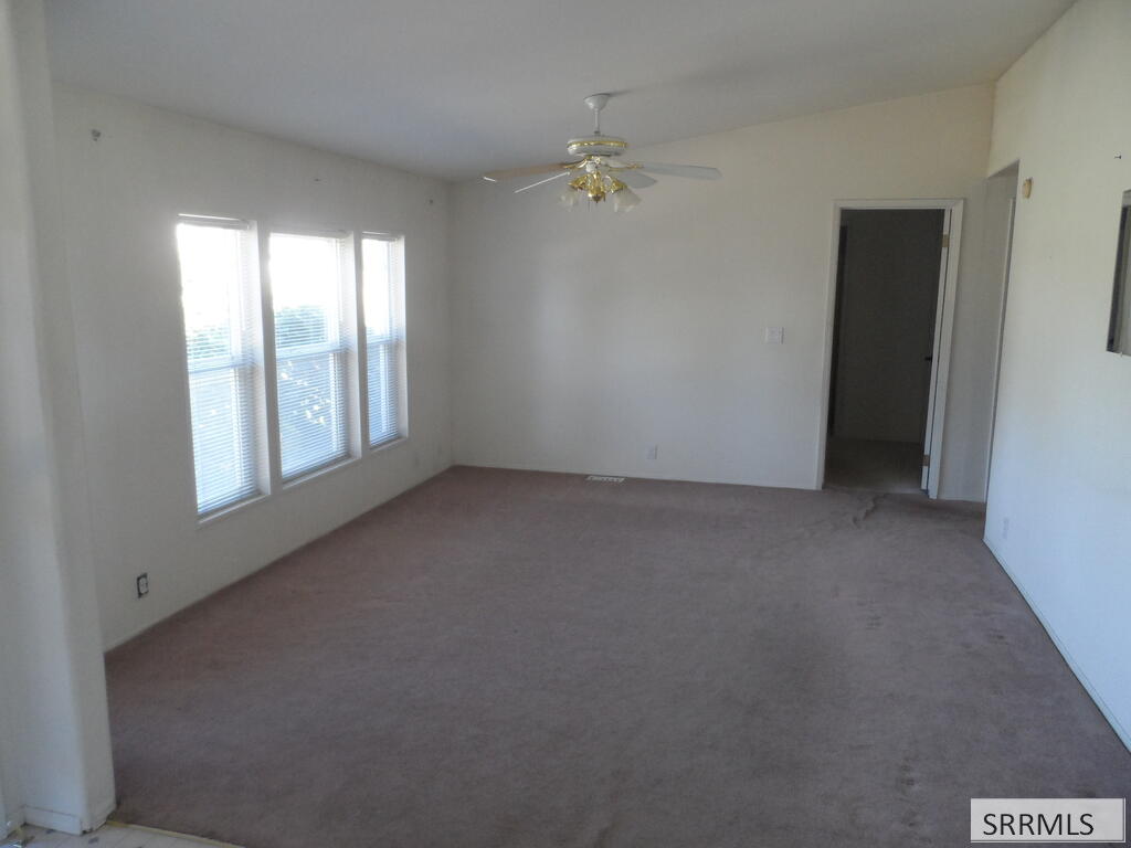 1025 W 7th S Property Photo 16