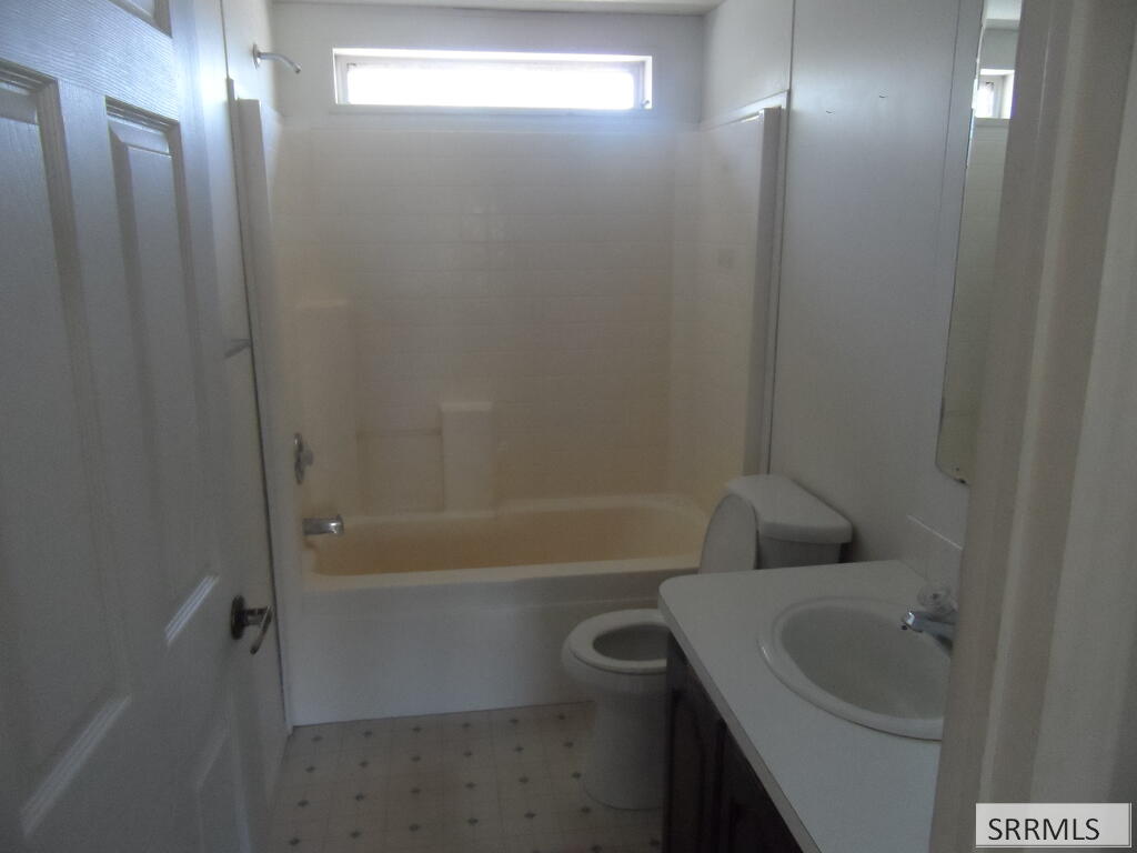 1025 W 7th S Property Photo 19