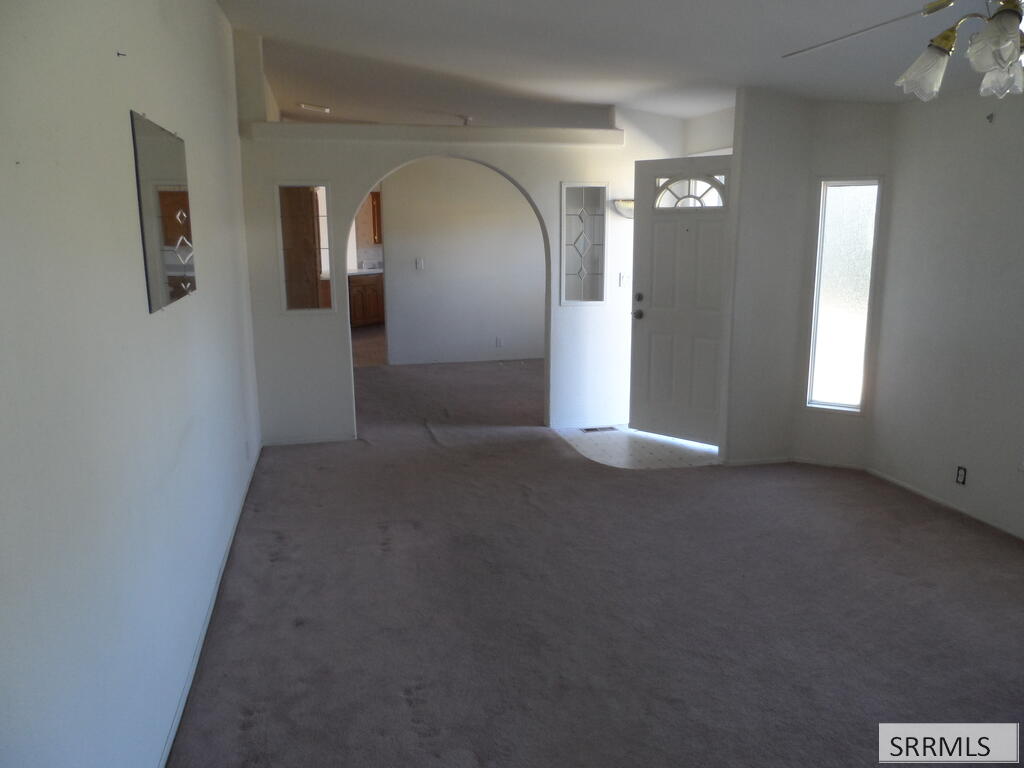 1025 W 7th S Property Photo 20