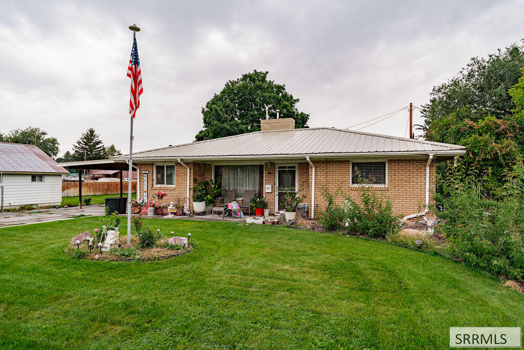 220 S Milton Avenue Property Photo 1