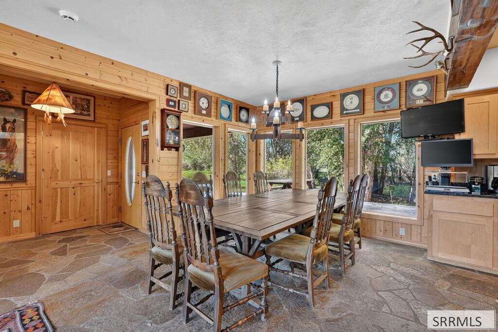 6258 Bartlett Point Road Property Photo 12