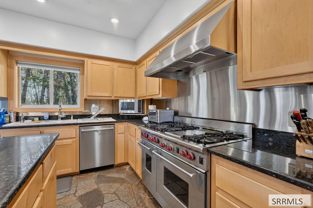 6258 Bartlett Point Road Property Photo 18