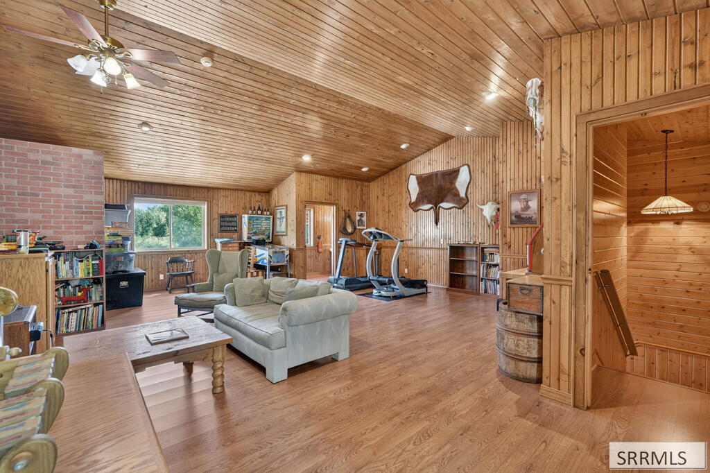 6258 Bartlett Point Road Property Photo 24