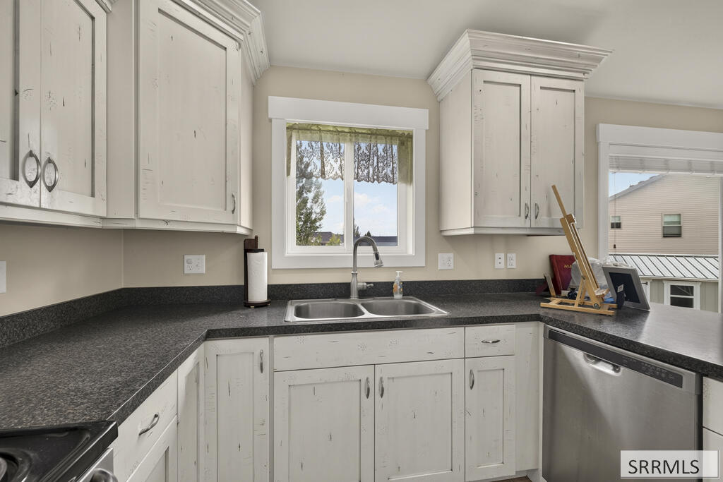 318 N 3811 E Property Photo 7