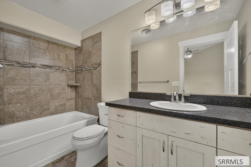 318 N 3811 E Property Photo 11
