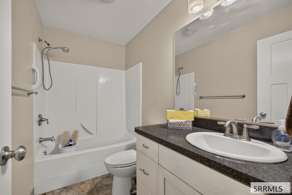 318 N 3811 E Property Photo 14