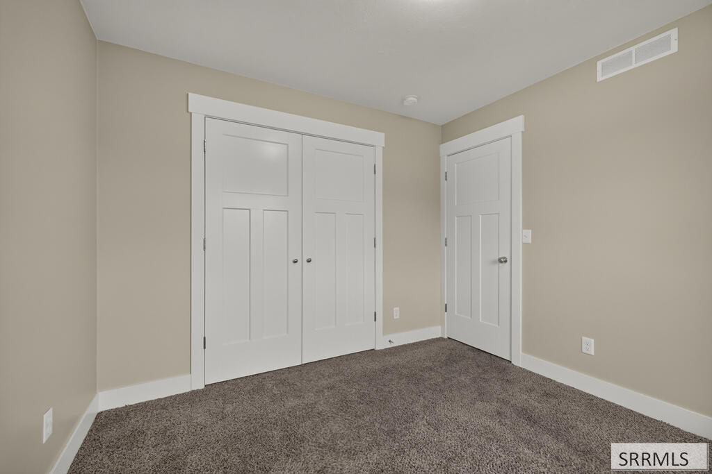 318 N 3811 E Property Photo 16