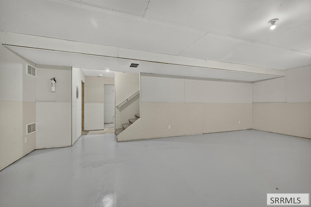 318 N 3811 E Property Photo 17