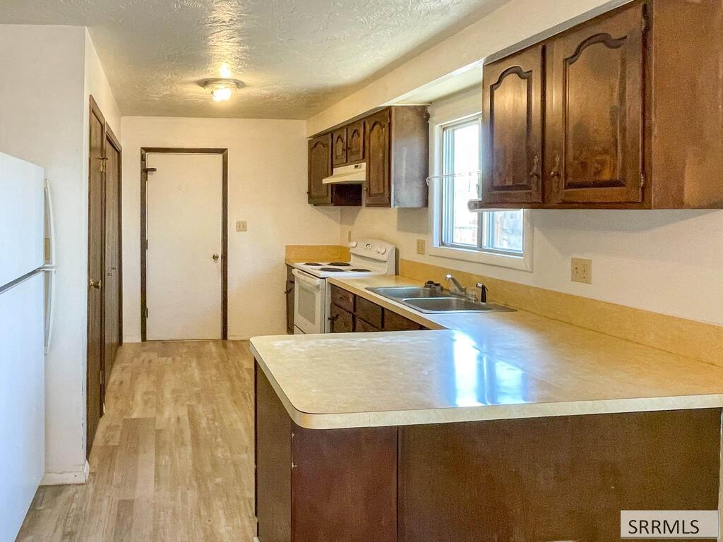 1381 Peach Property Photo 4