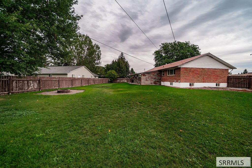 867 Maplewood Drive Property Photo 73