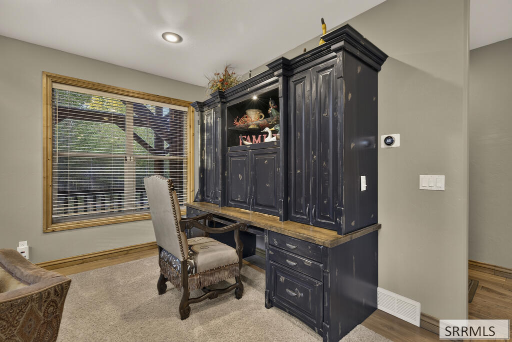 4485 Sandstone Property Photo 5