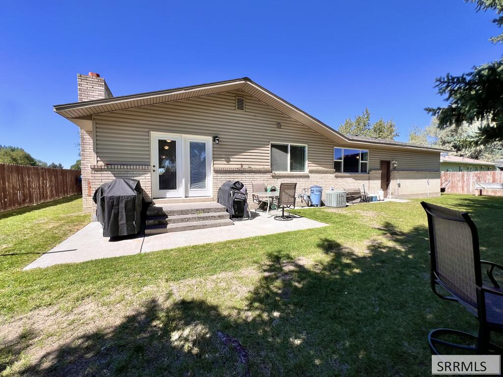 2 Brandon Drive Property Photo 2