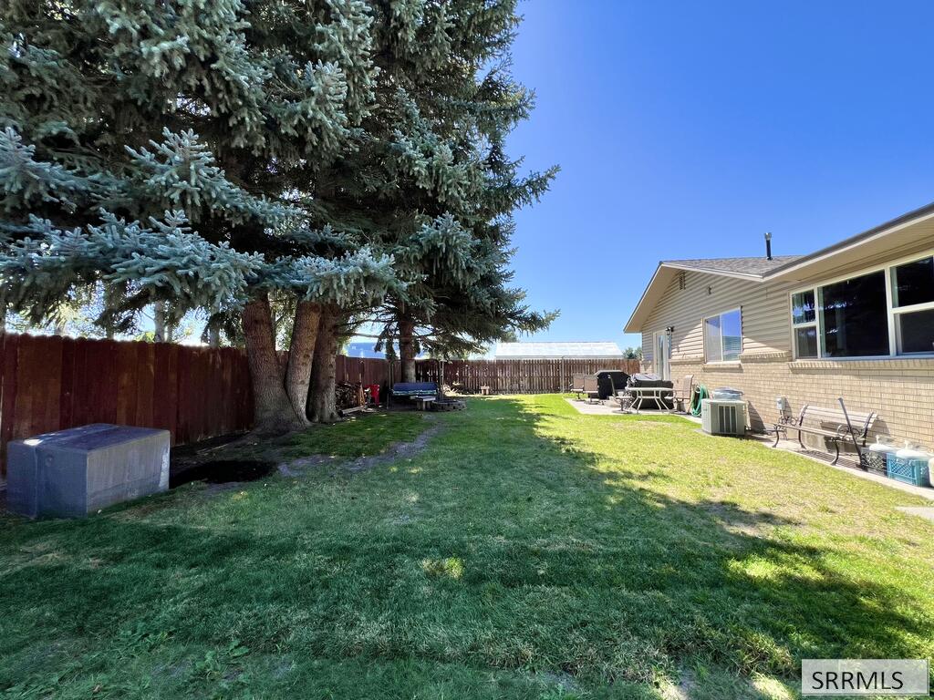 2 Brandon Drive Property Photo 4