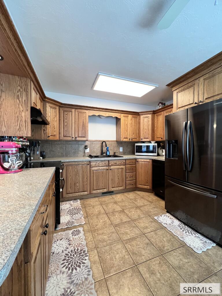 2 Brandon Drive Property Photo 18