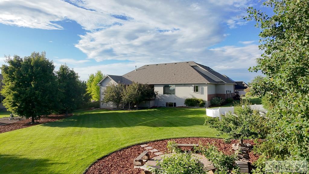 626 Autumn Court Property Photo 63