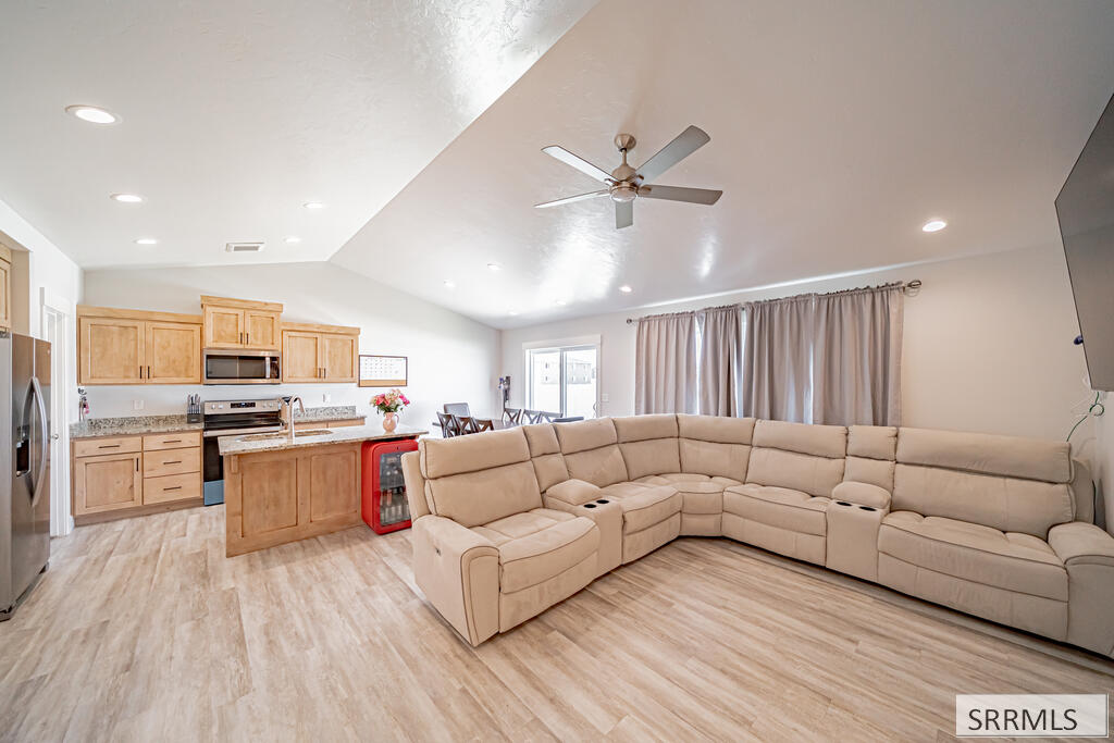 3699 E Bate Street Property Photo 2