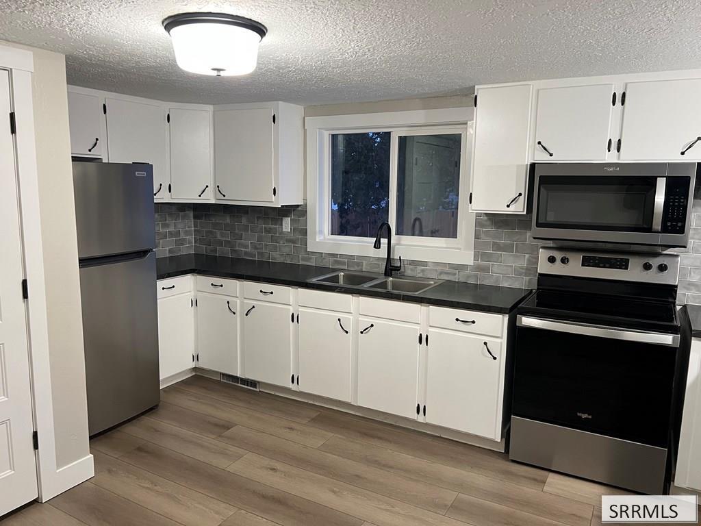 461 Lomax Street # A Property Photo 3
