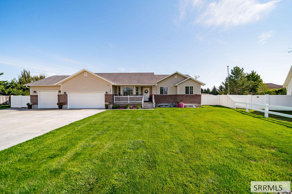 1365 Amaya Circle Property Photo 1