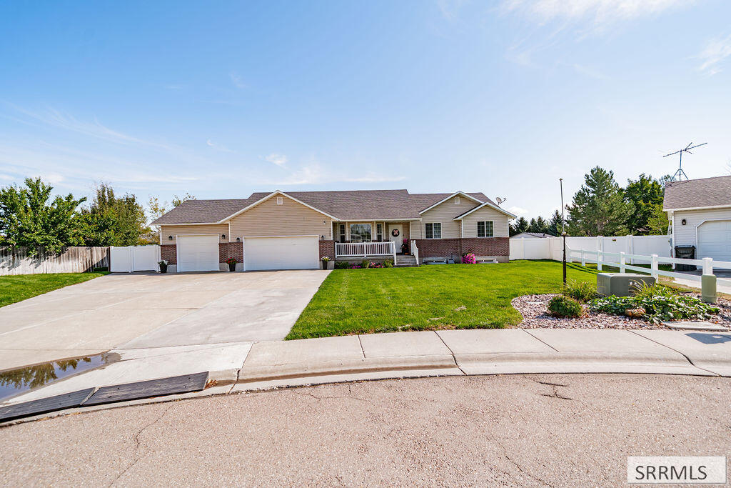 1365 Amaya Circle Property Photo 6