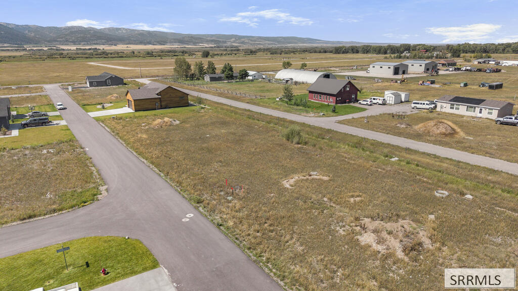 882 Stone Crop Rd Property Photo 3