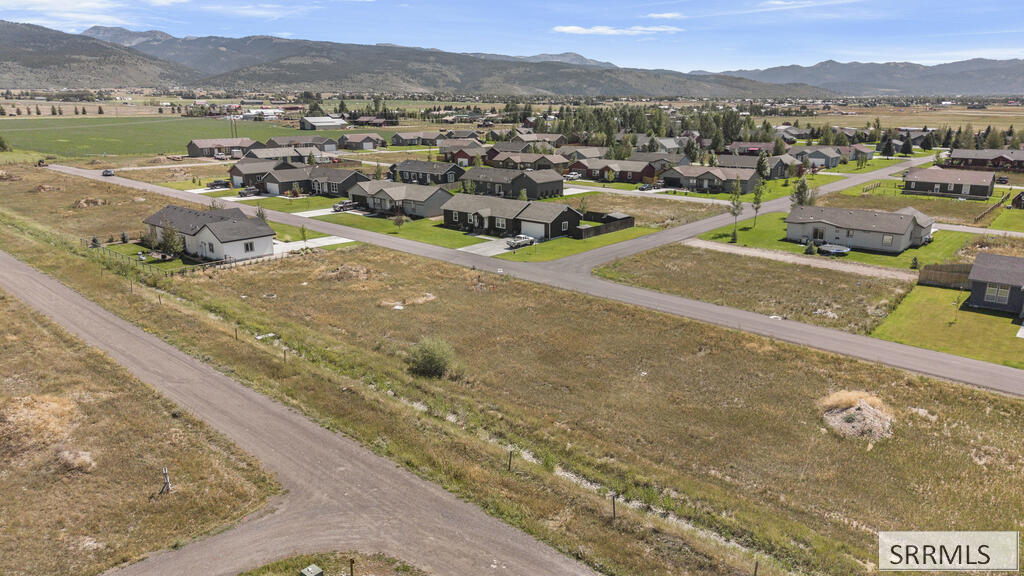 882 Stone Crop Rd Property Photo 8